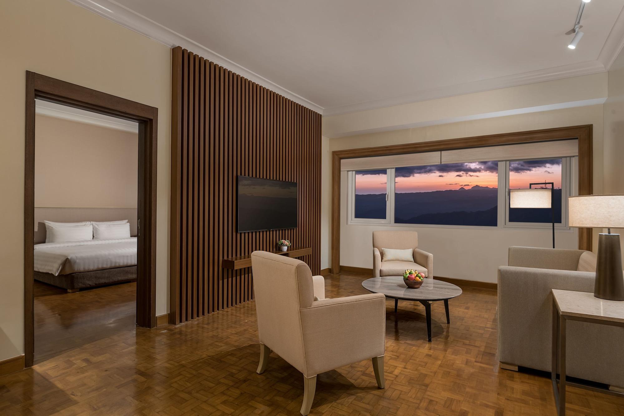 Taal Vista Hotel Tagaytay City Bagian luar foto