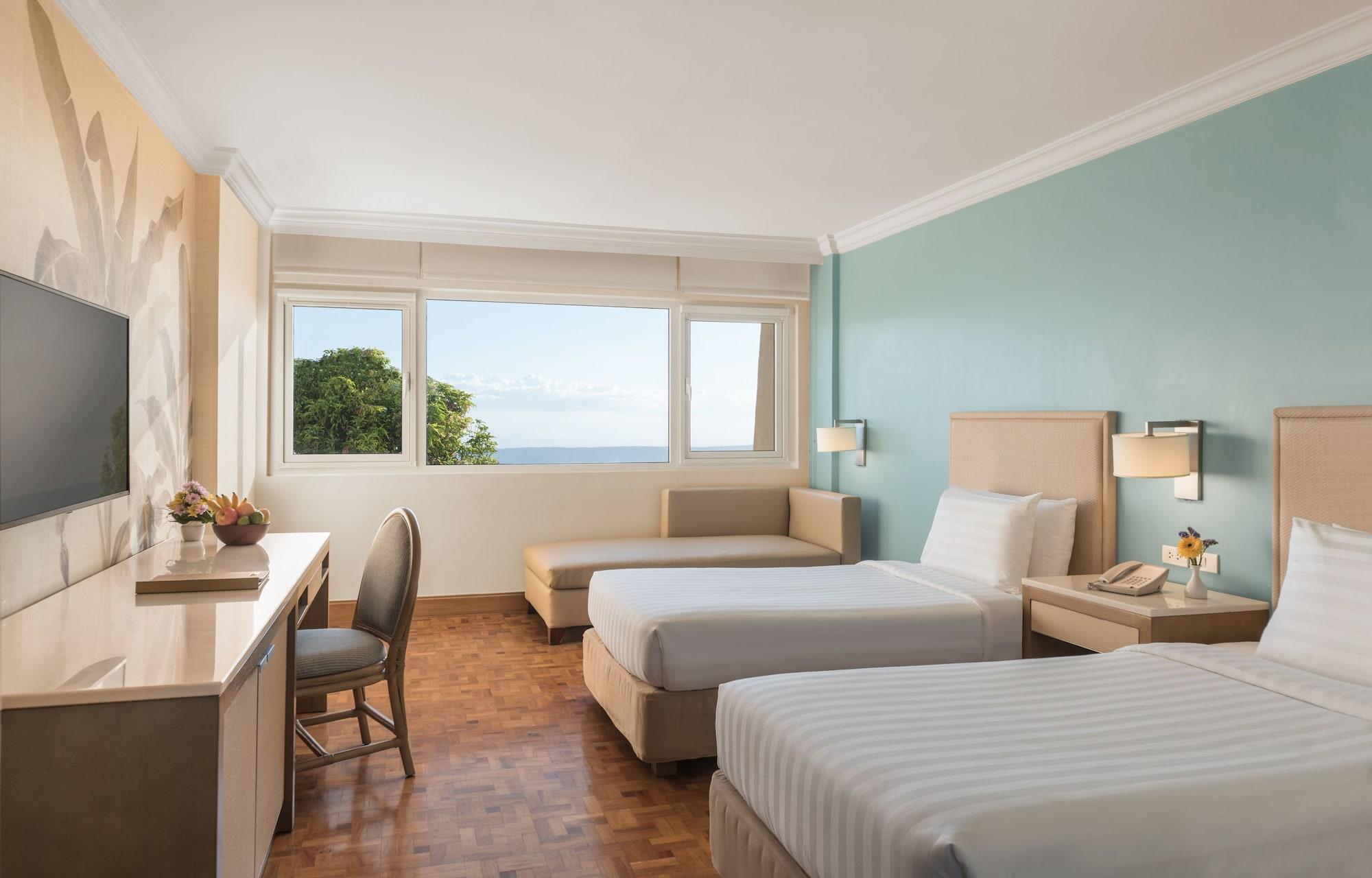 Taal Vista Hotel Tagaytay City Bagian luar foto