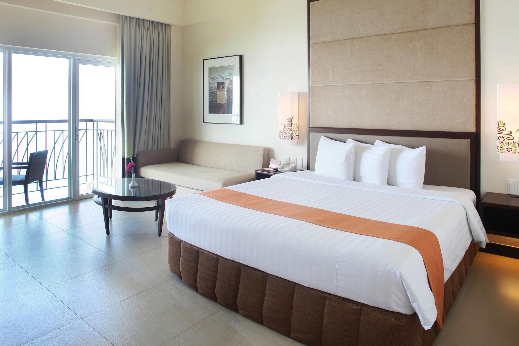 Taal Vista Hotel Tagaytay City Bagian luar foto