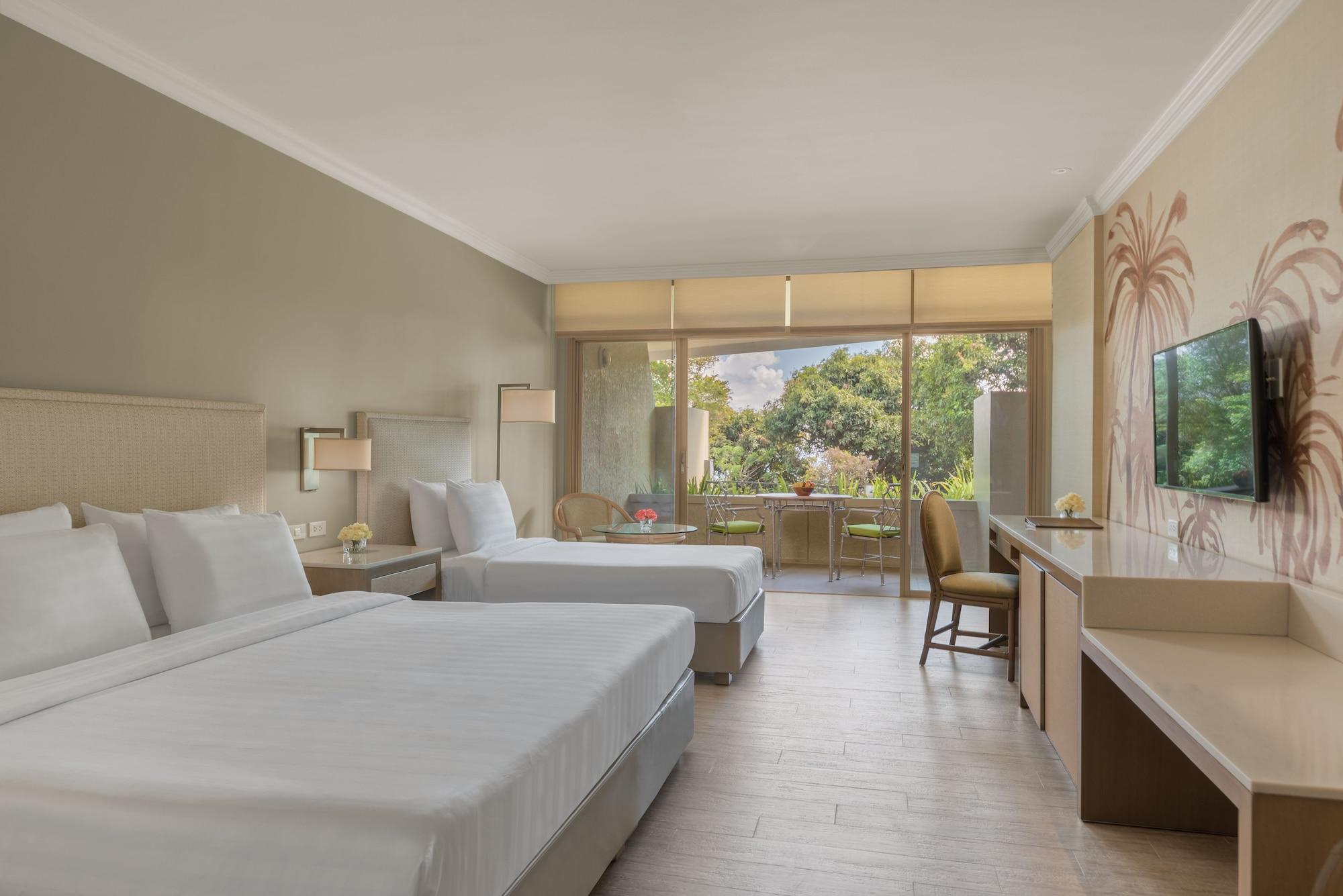 Taal Vista Hotel Tagaytay City Bagian luar foto
