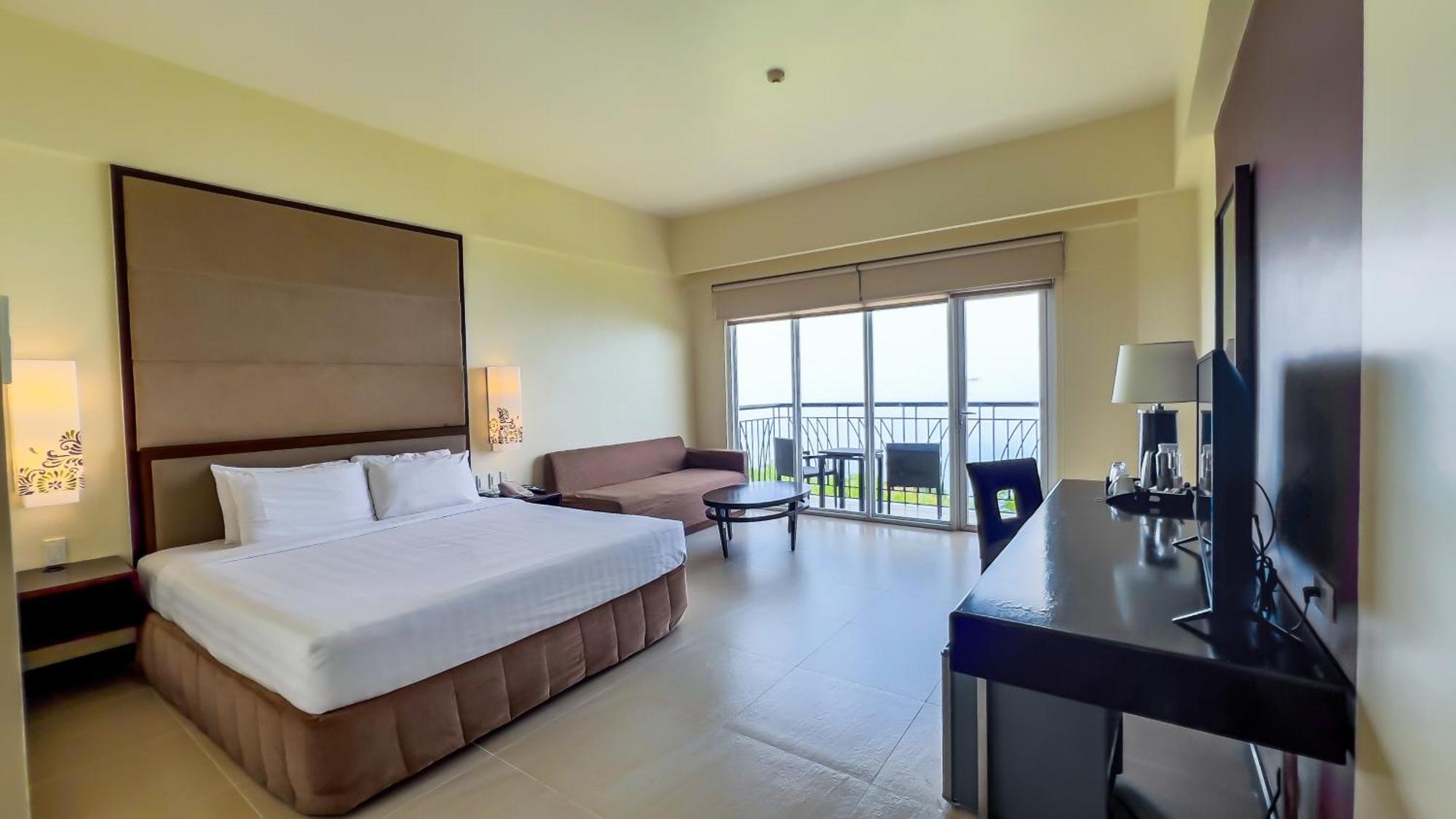 Taal Vista Hotel Tagaytay City Bagian luar foto Deluxe Room
