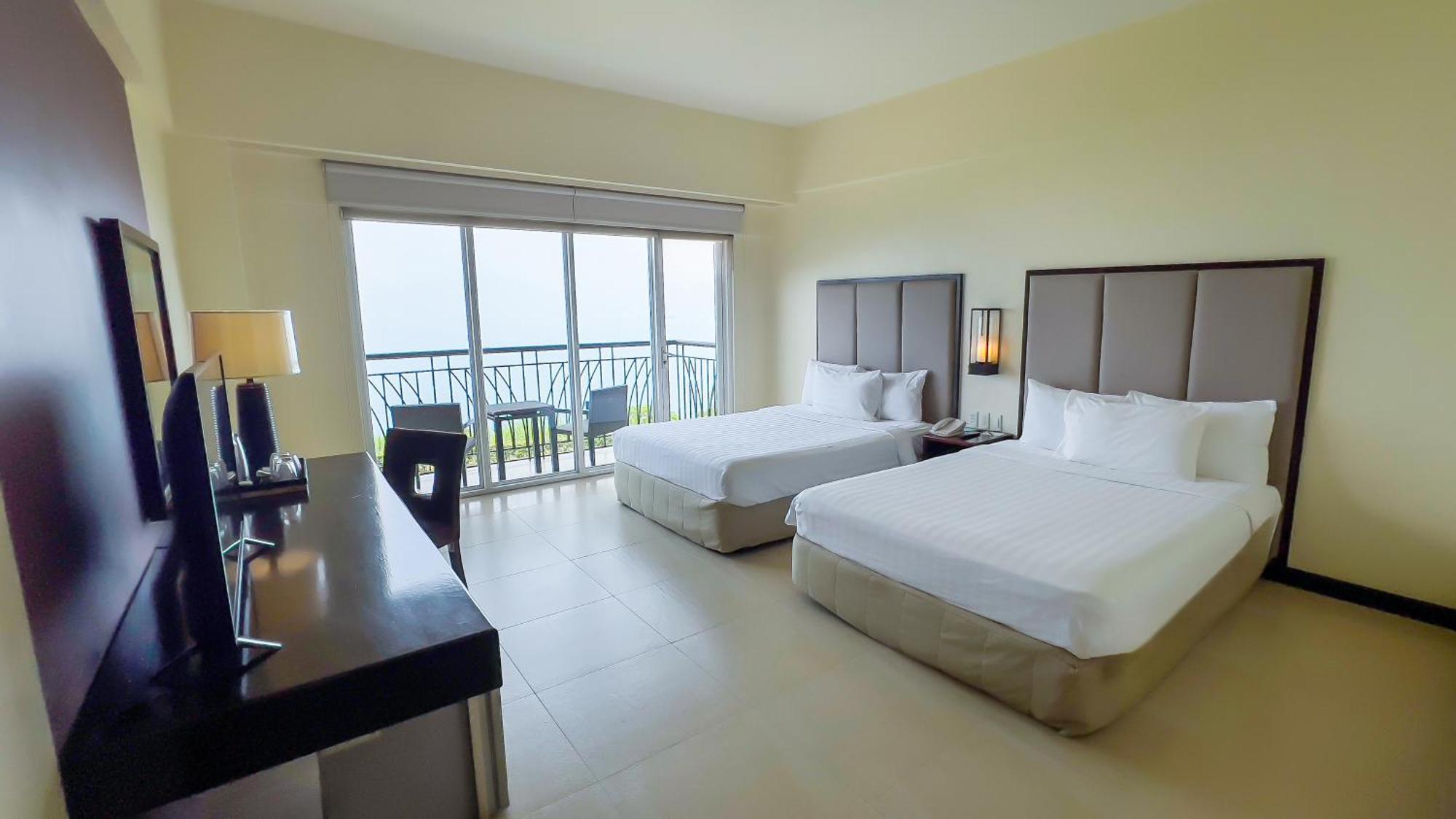 Taal Vista Hotel Tagaytay City Bagian luar foto Deluxe Ocean View