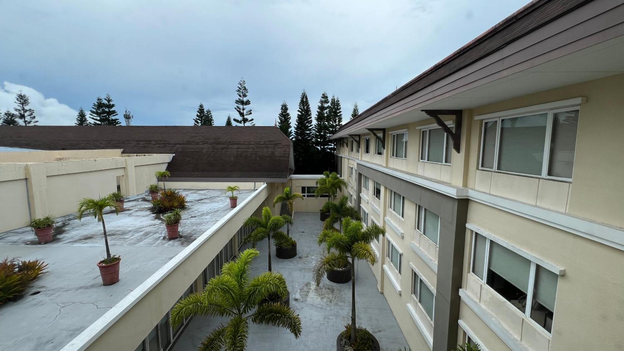Taal Vista Hotel Tagaytay City Bagian luar foto The University of Hawaii at Hilo