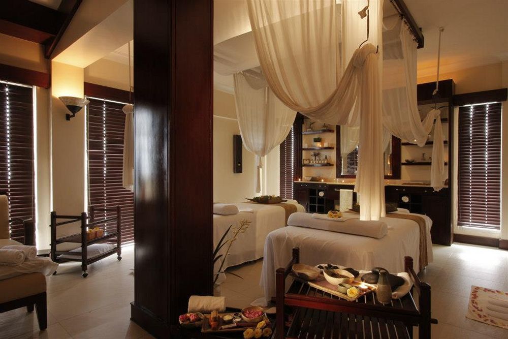 Taal Vista Hotel Tagaytay City Bagian luar foto A spa at the Four Seasons Resort, Seychelles