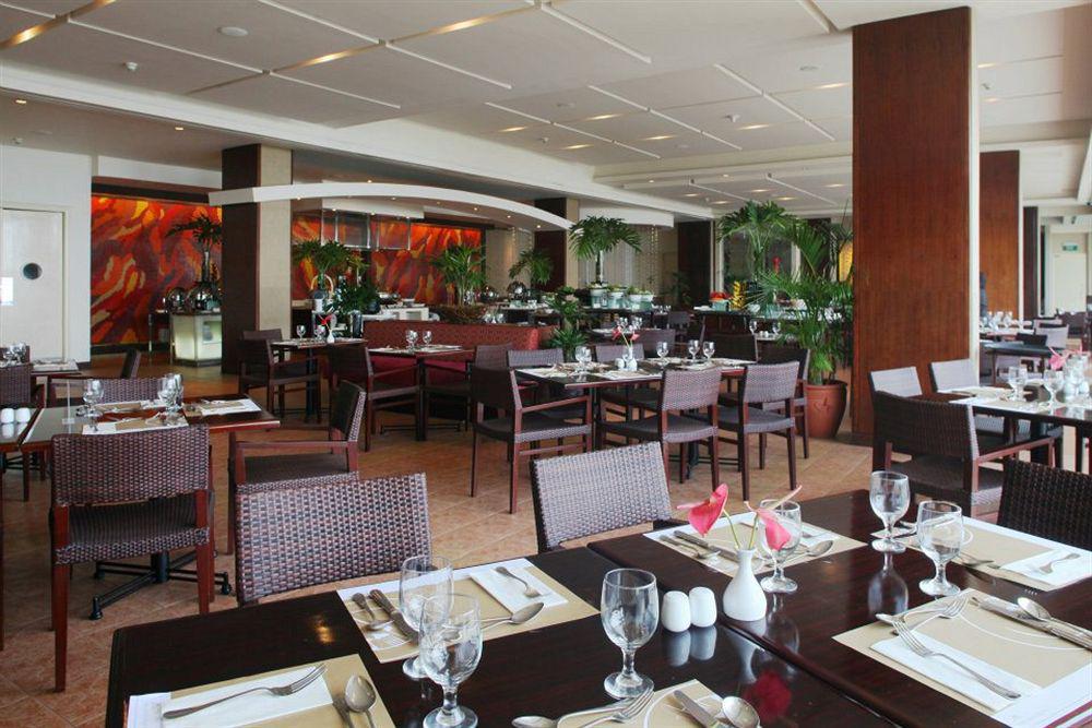 Taal Vista Hotel Tagaytay City Bagian luar foto The restaurant